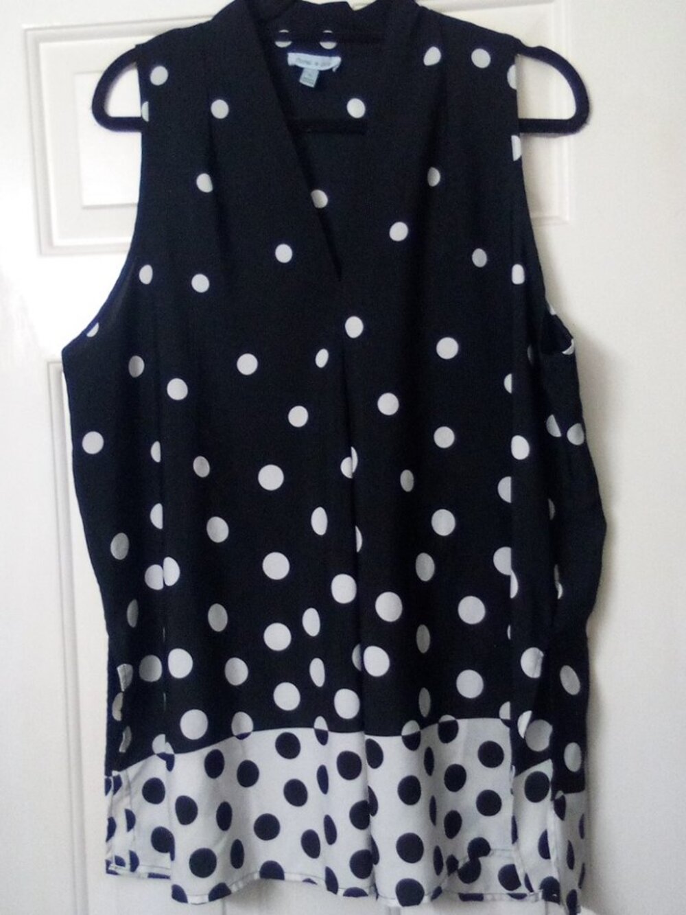 Floral & Ivy Womens Plus Size XXL Sleeveless V-Neck Polka Dot High-Low Blouse